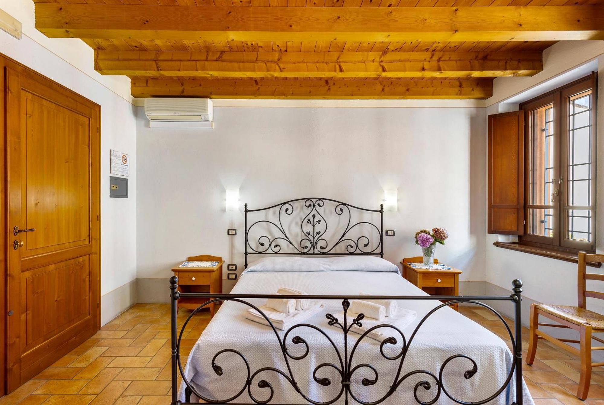 New Agriturismo Corte Olfino Monzambano Bagian luar foto